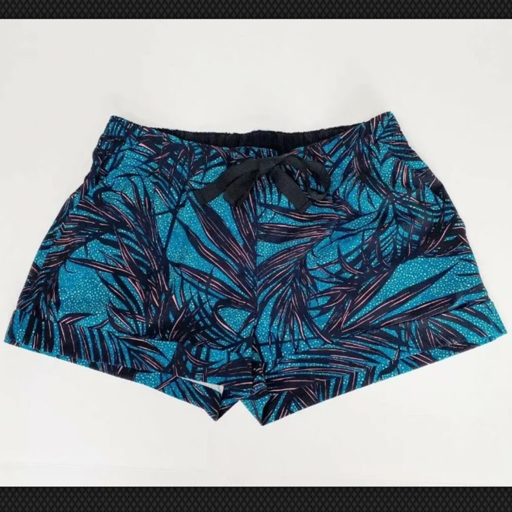 EUC Lululemon Spring Break Away Shorts Palm Teal